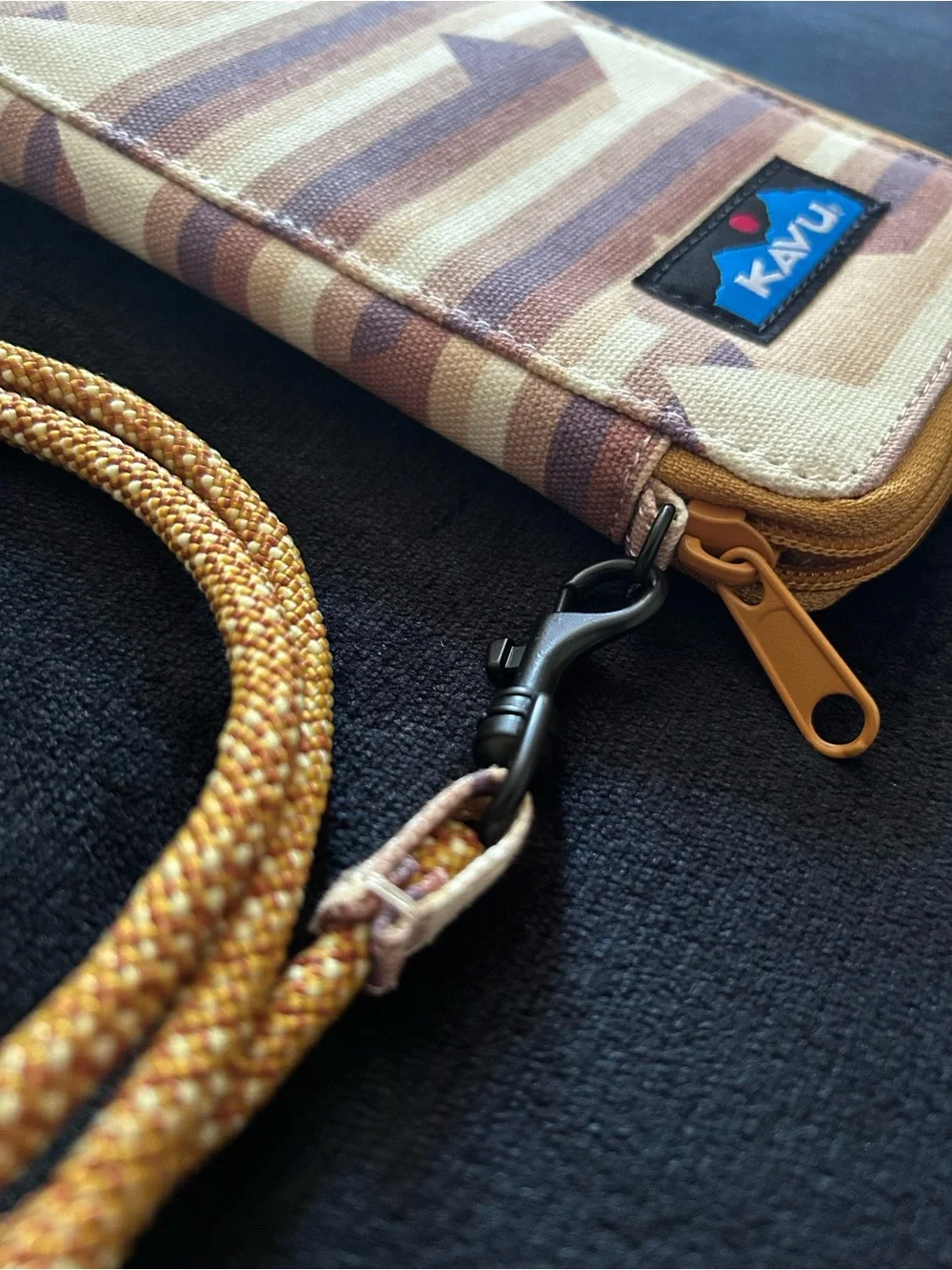 Kavu Go Time Cross Body Wallet, Beige & Brown, NWT